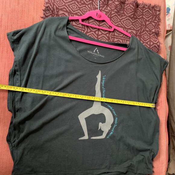 Yogaglyphs Black Yoga Graphic Tee M – Loose Fit, Athleisure Movement Style - Picture 5 of 8